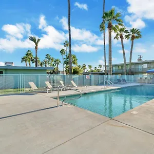 https://modern-contemporary-ot-scottsdale-with-heated-pool.scottsdalehotels.org