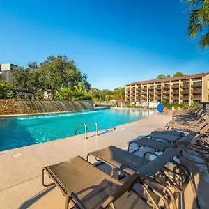 https://island-club-6204.top-hotels-in-savannah.com